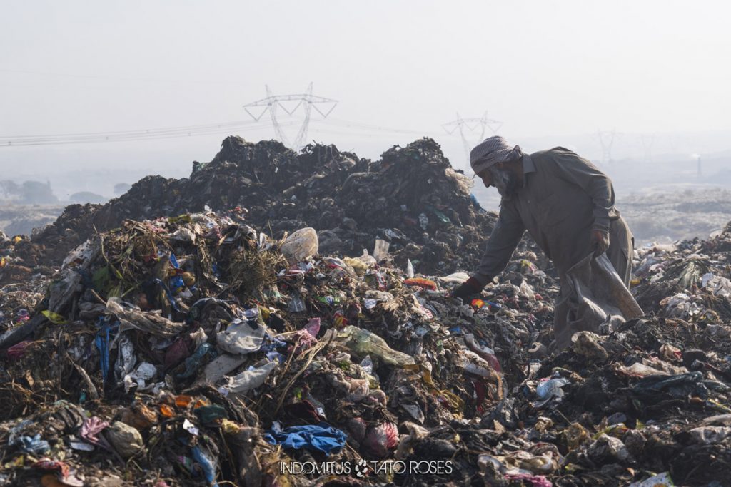 Basura dumpsite Pakistan 01